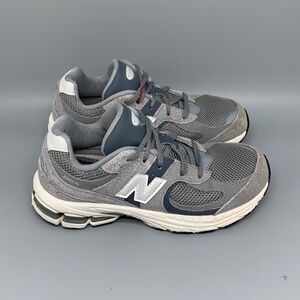 New Balance 2002R Grey Running Shoes PC2002ST‎ Youth Sz 2Y